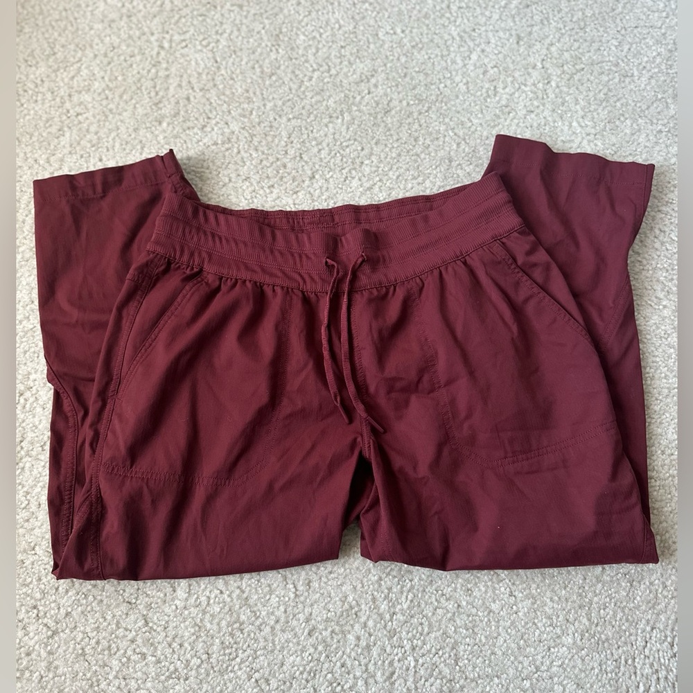 Women’s North Face Jogger Pants Size Medium